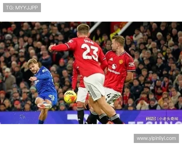 1516赛季埃弗顿对曼联精彩直播录像回顾与分析