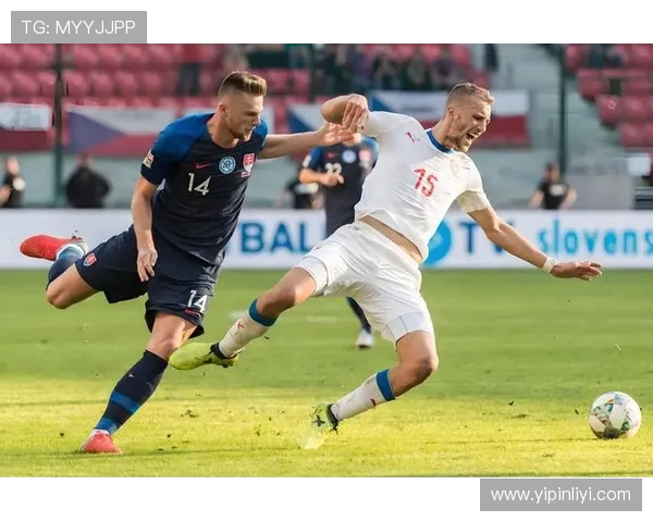 2016年欧洲杯精彩回顾：俄罗斯与捷克的激烈对决与战术分析