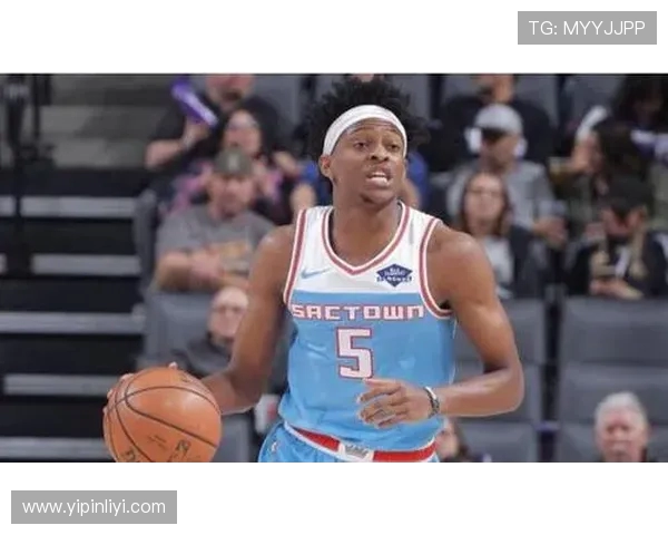 德阿隆福克斯：从新星到领袖的成长之路与未来展望