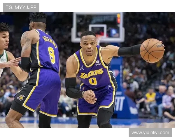 湖人骑士对决回顾：经典时刻与精彩表现的全面分析与总结