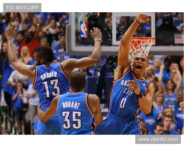 湖人对决雷霆哈登展现全能球技引发球迷热议