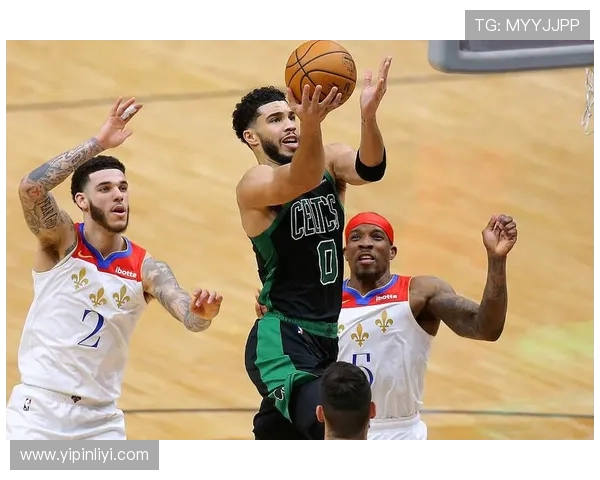 贾雷斯沃克的崛起之路：从新秀到篮球明星的成长历程