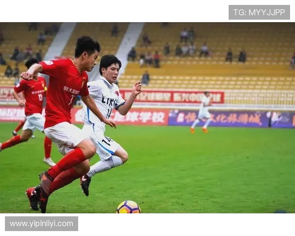广州足球队荣登实力排行榜首位引领全国足球新潮流